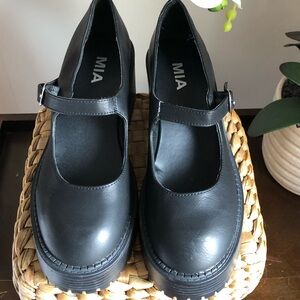 MIA Women's Black Strap Flats